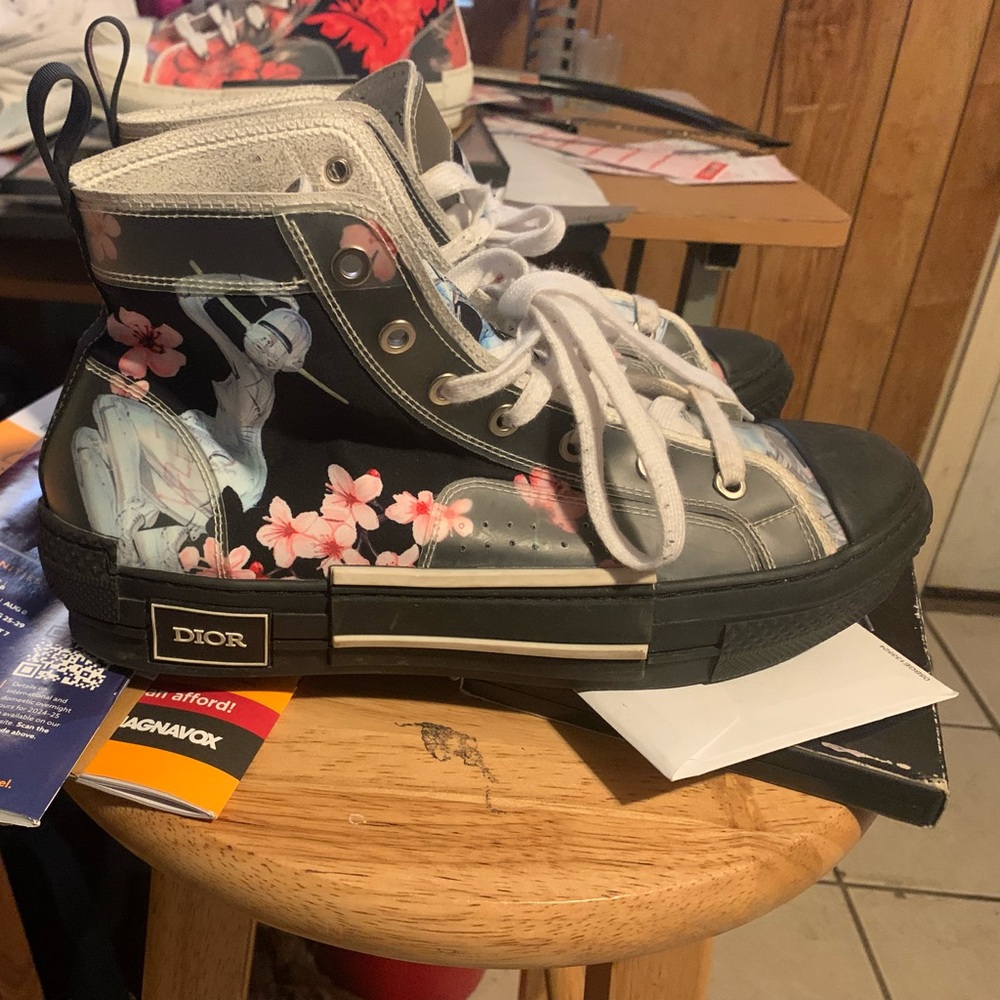 2 pair of Dior shoes that are still in good shape and cheap!
